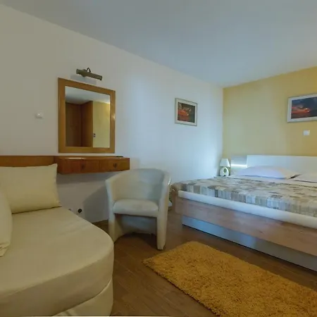 Apartments Stanicic Brela Extérieur photo